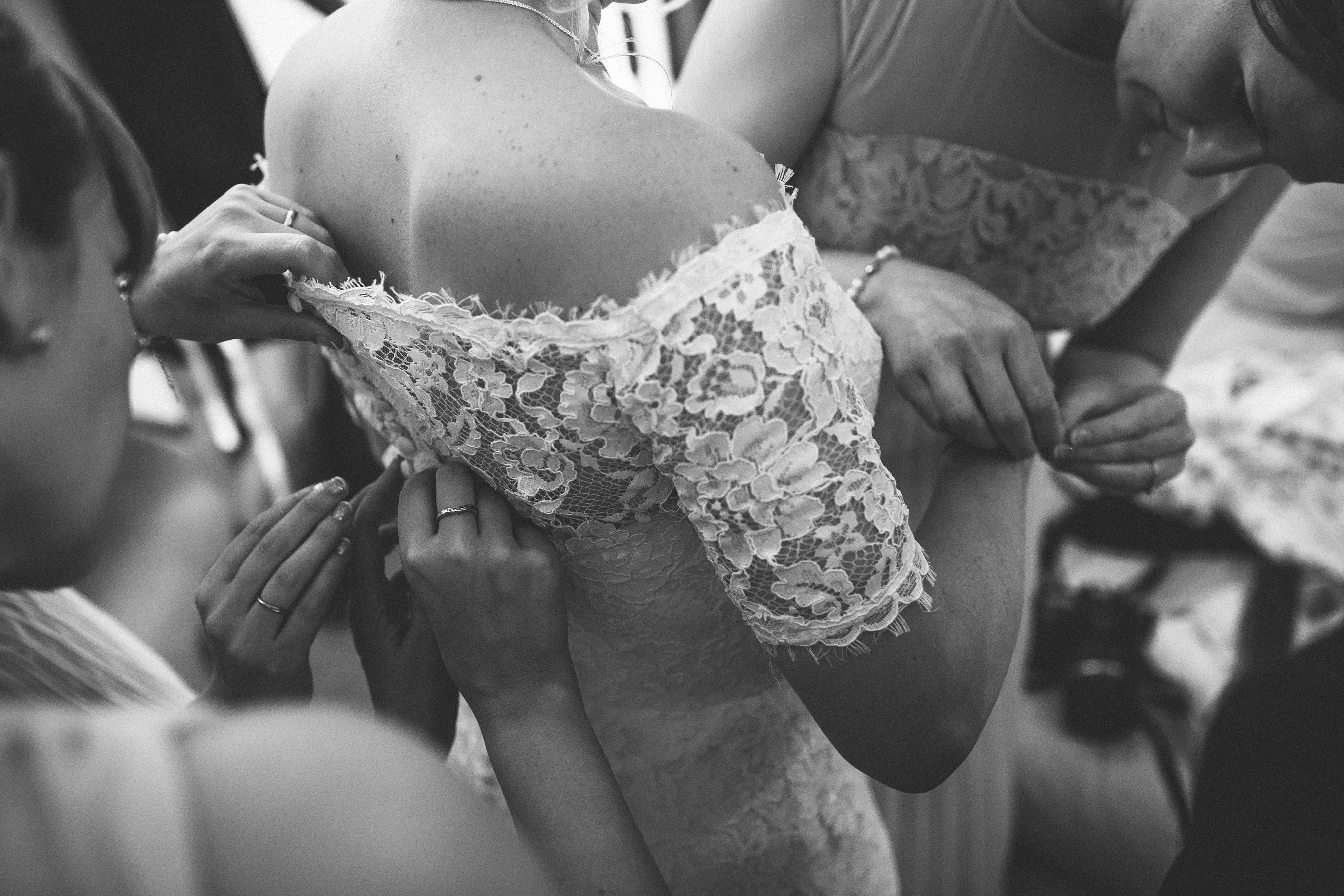 bridal preparation photography