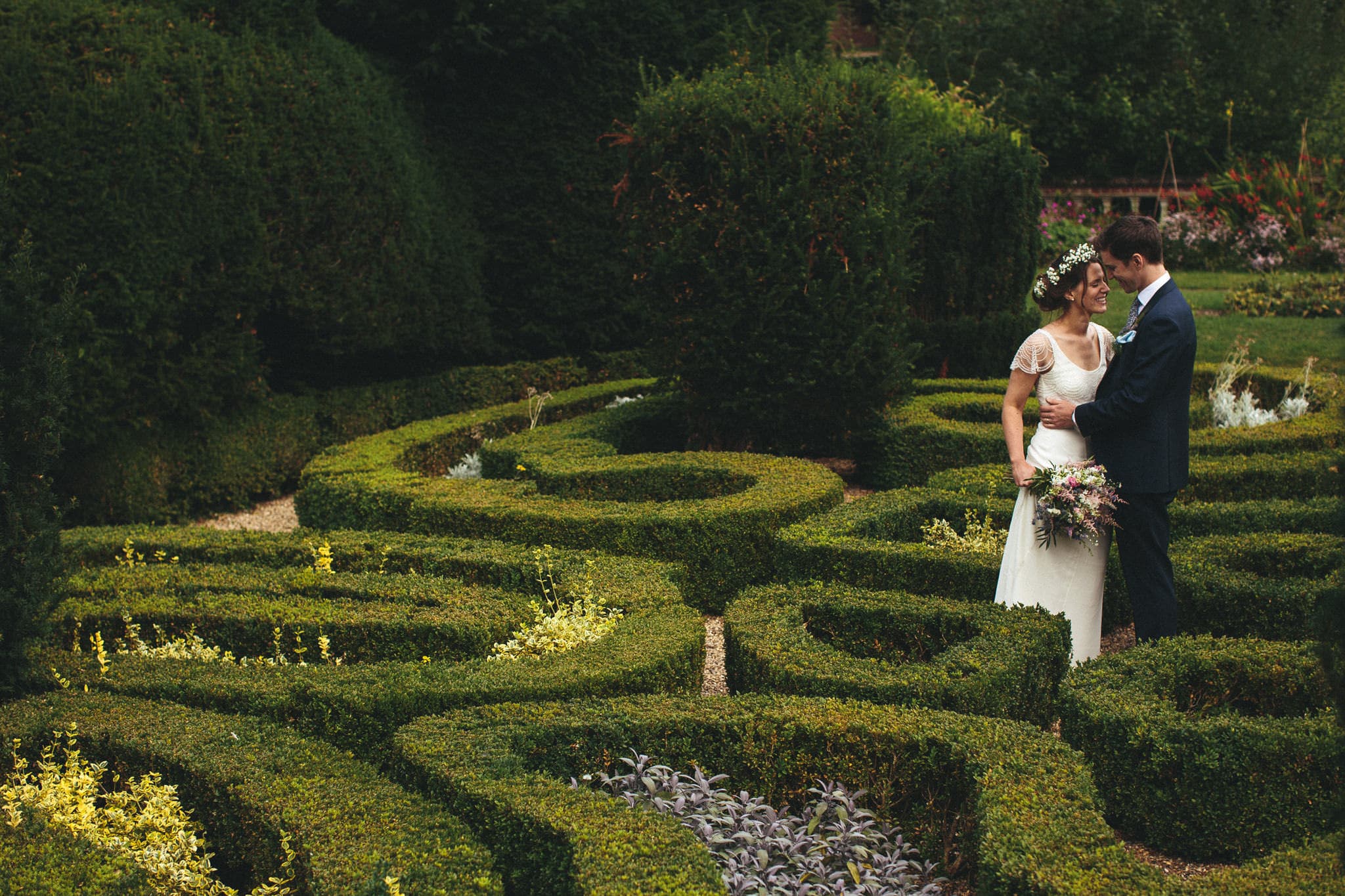 garden barn wedding photographer