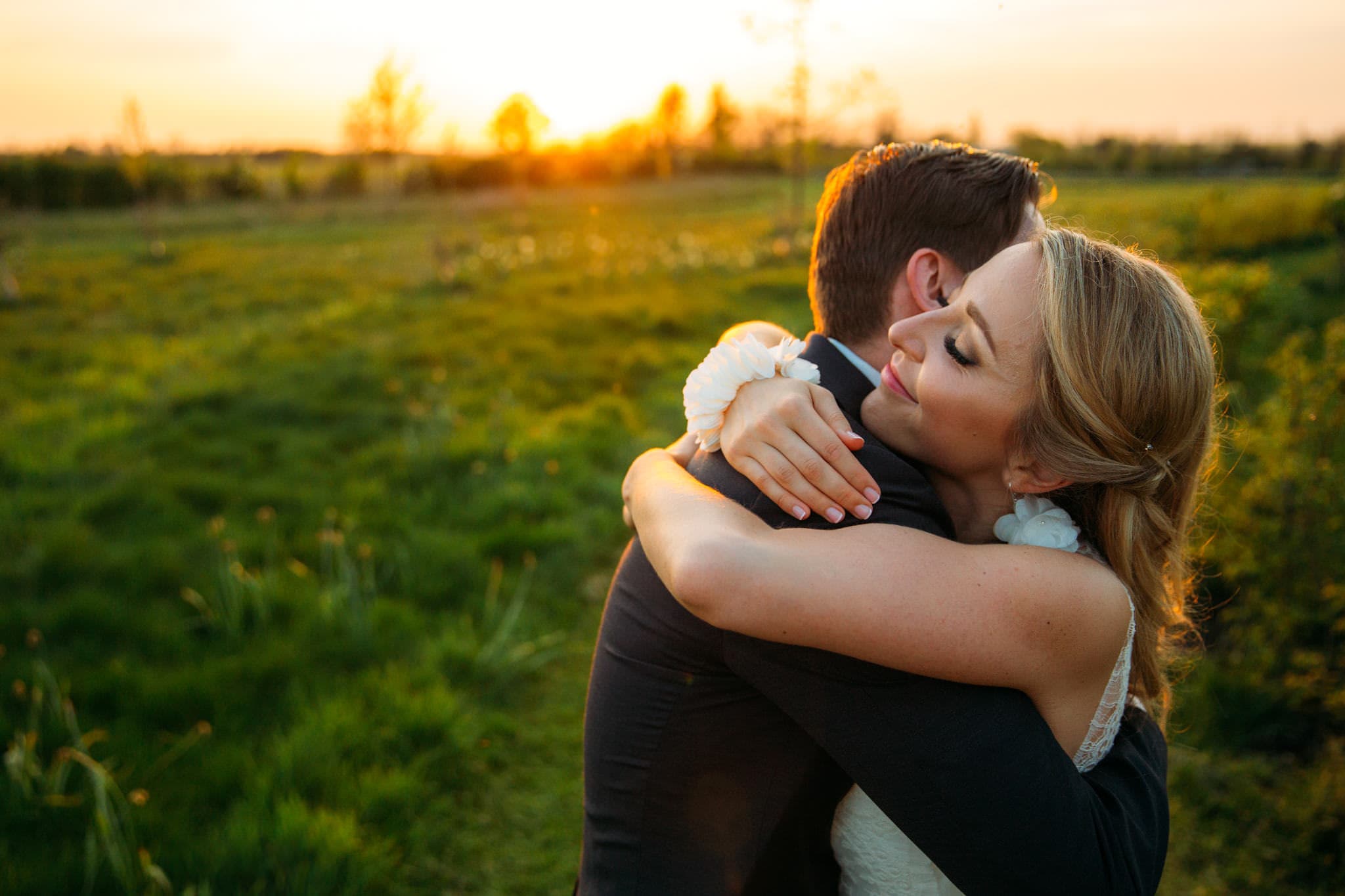 south farm wedding photographer golden hour