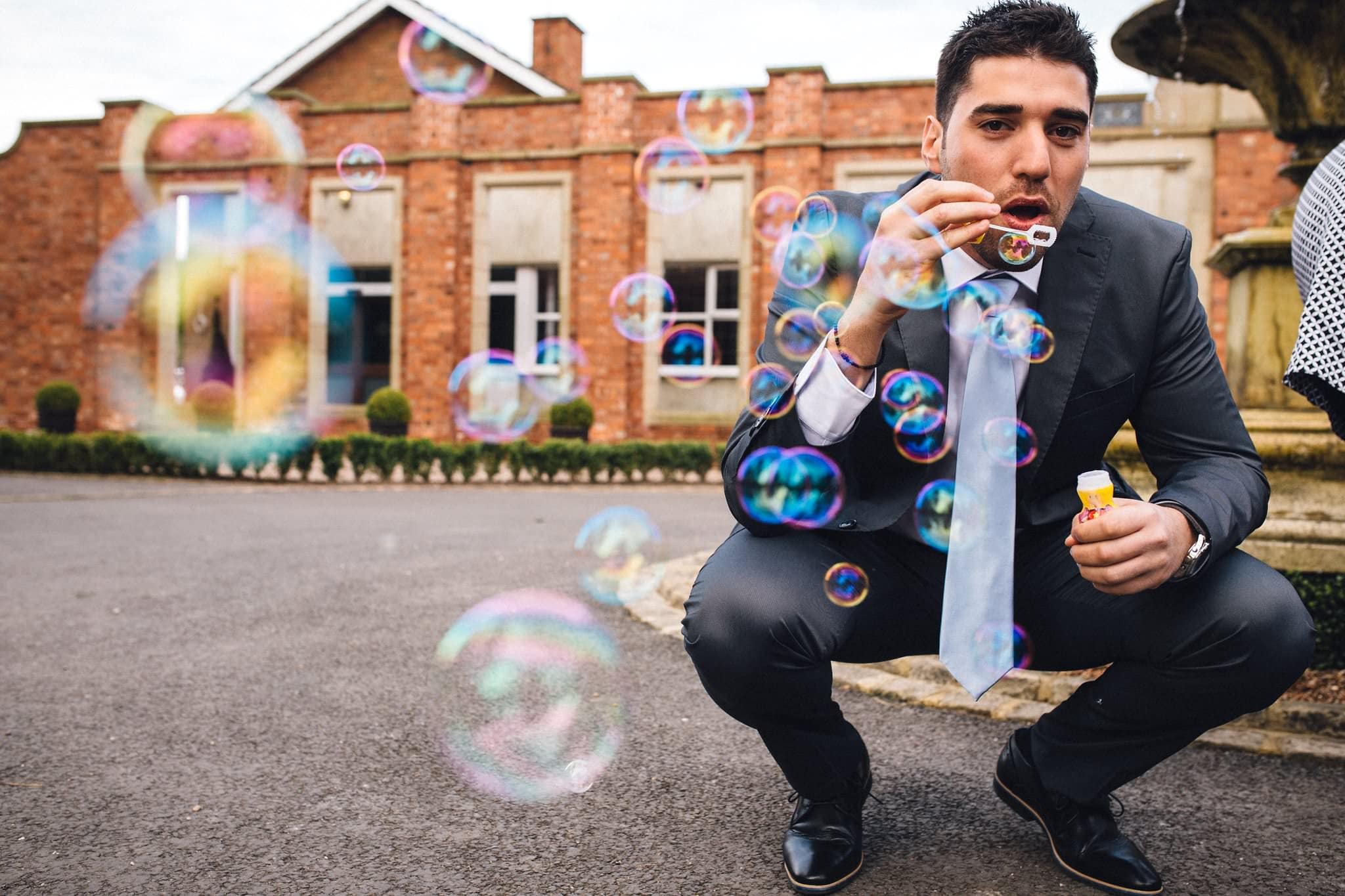 bubbles photo wedding