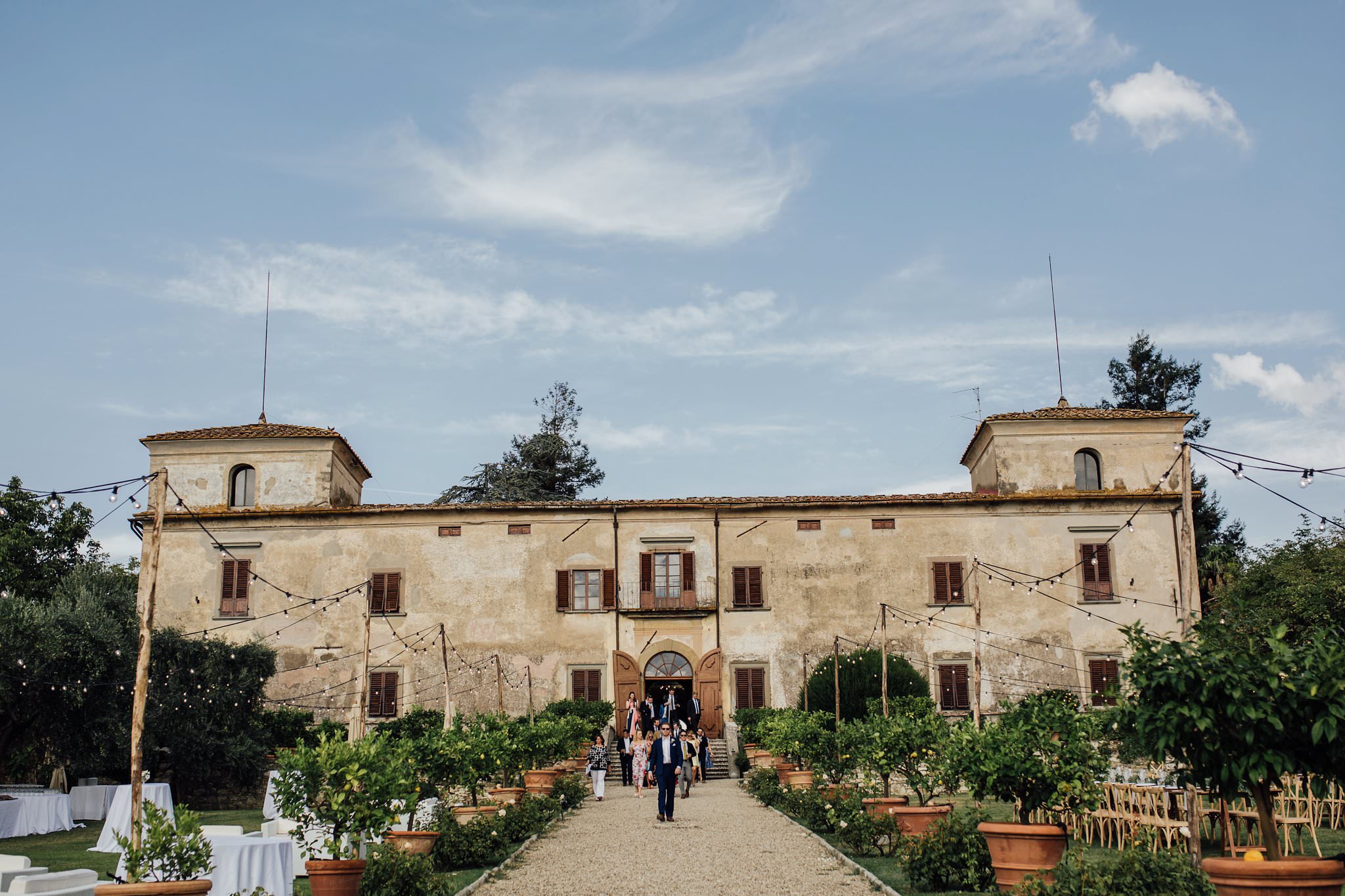 Guests arriving for wedding ceremony at Villa Medicea di Lilliano, Florence