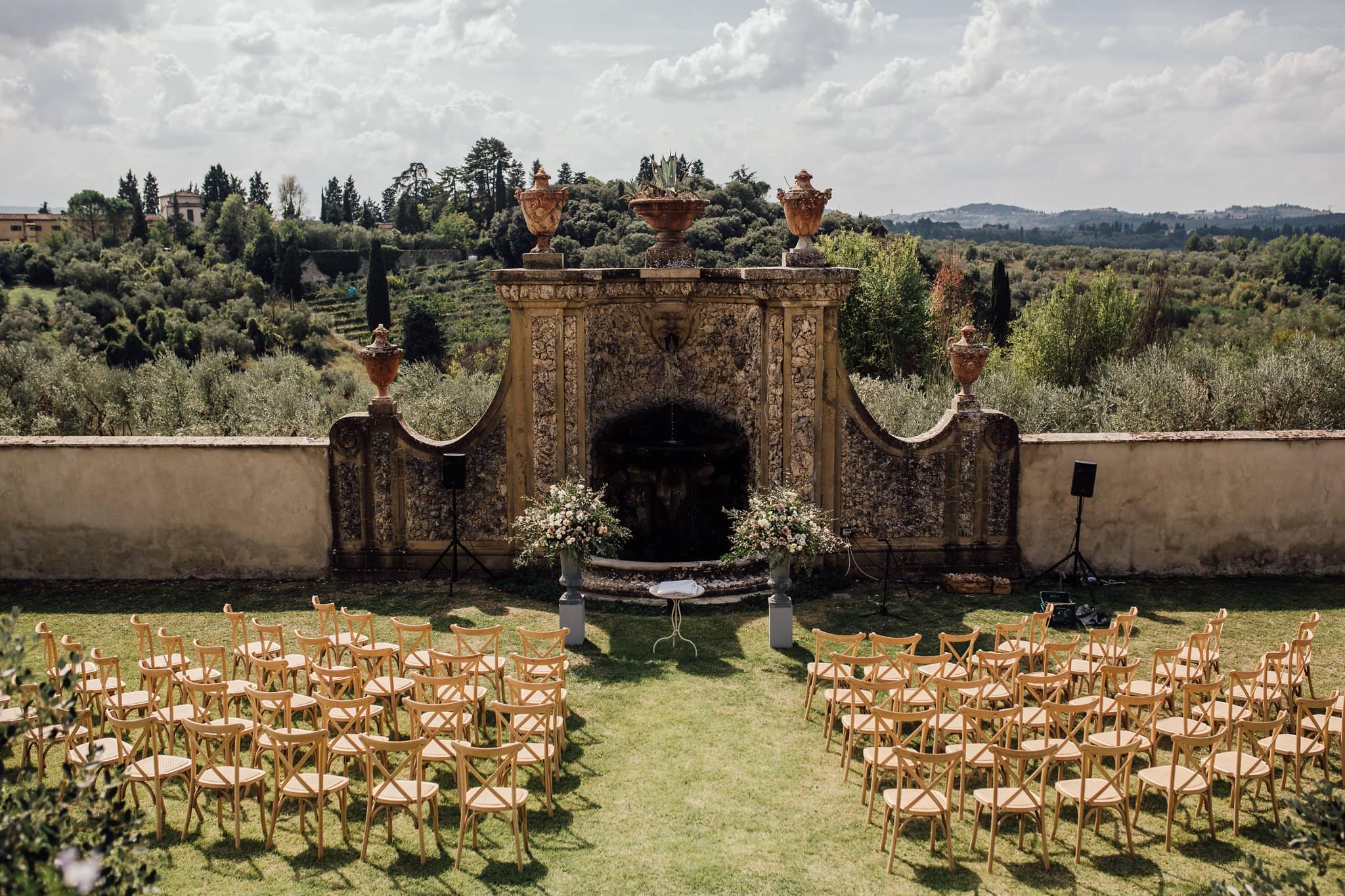 outdoor ceremony location in the Tuscan hills
