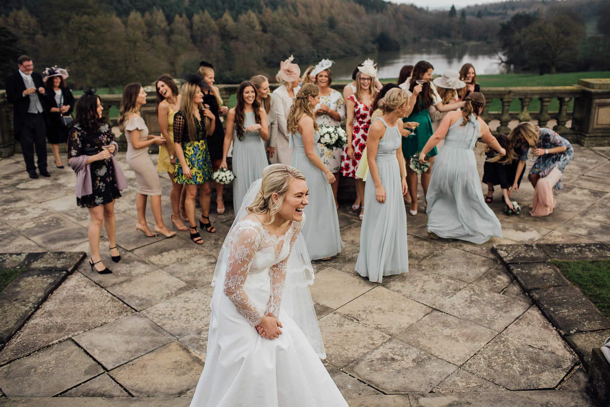 bouquet toss