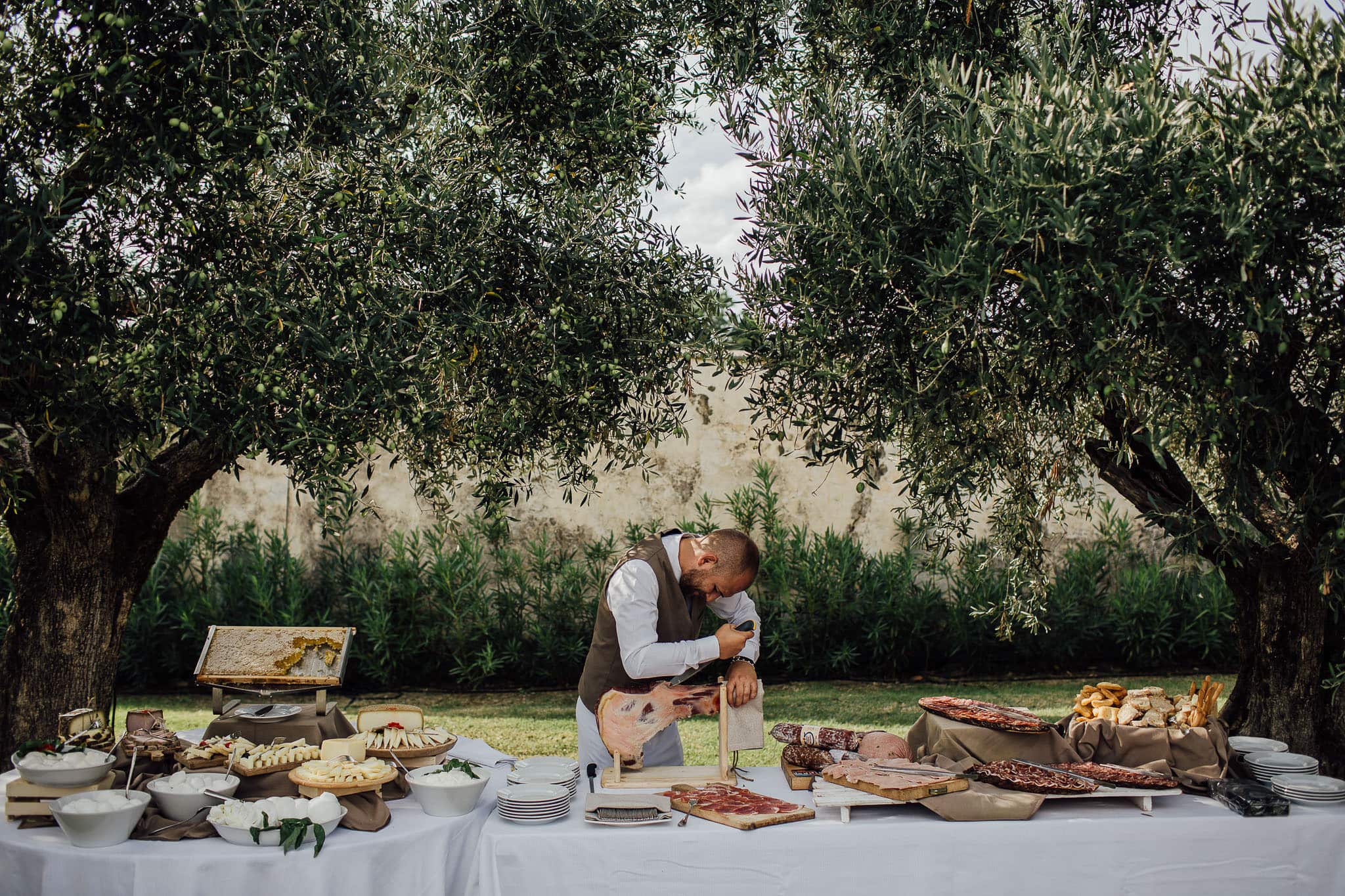 wedding day outdoor banquet