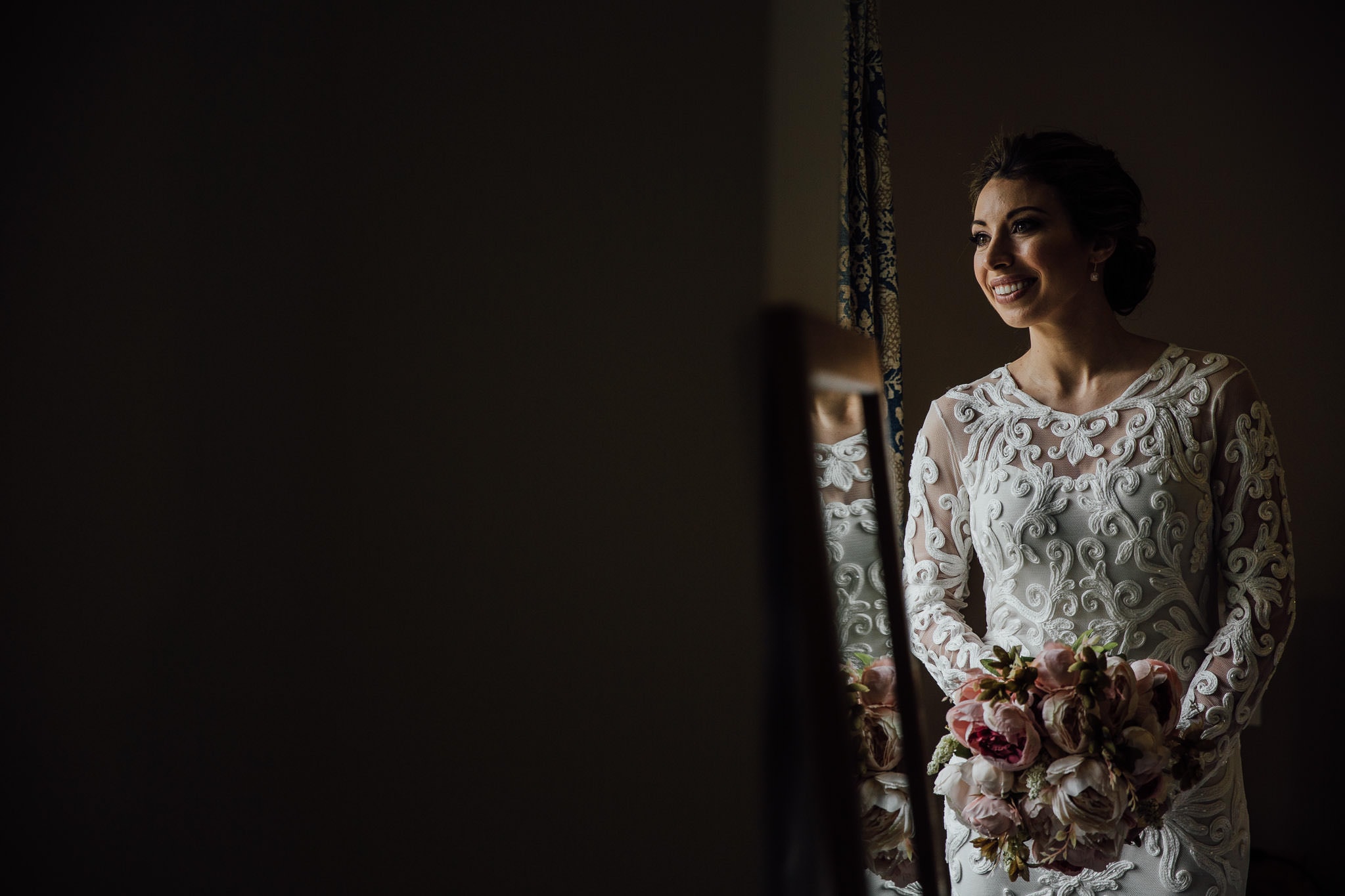 long sleeved lace wedding dress