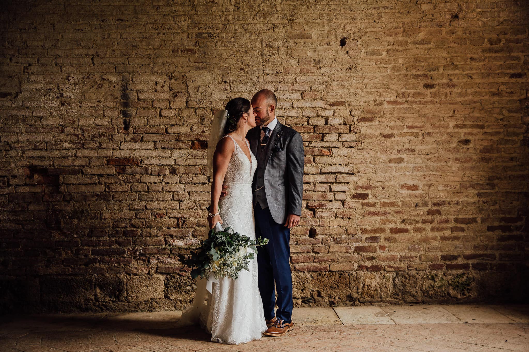 bride and groom portrait Tuscany