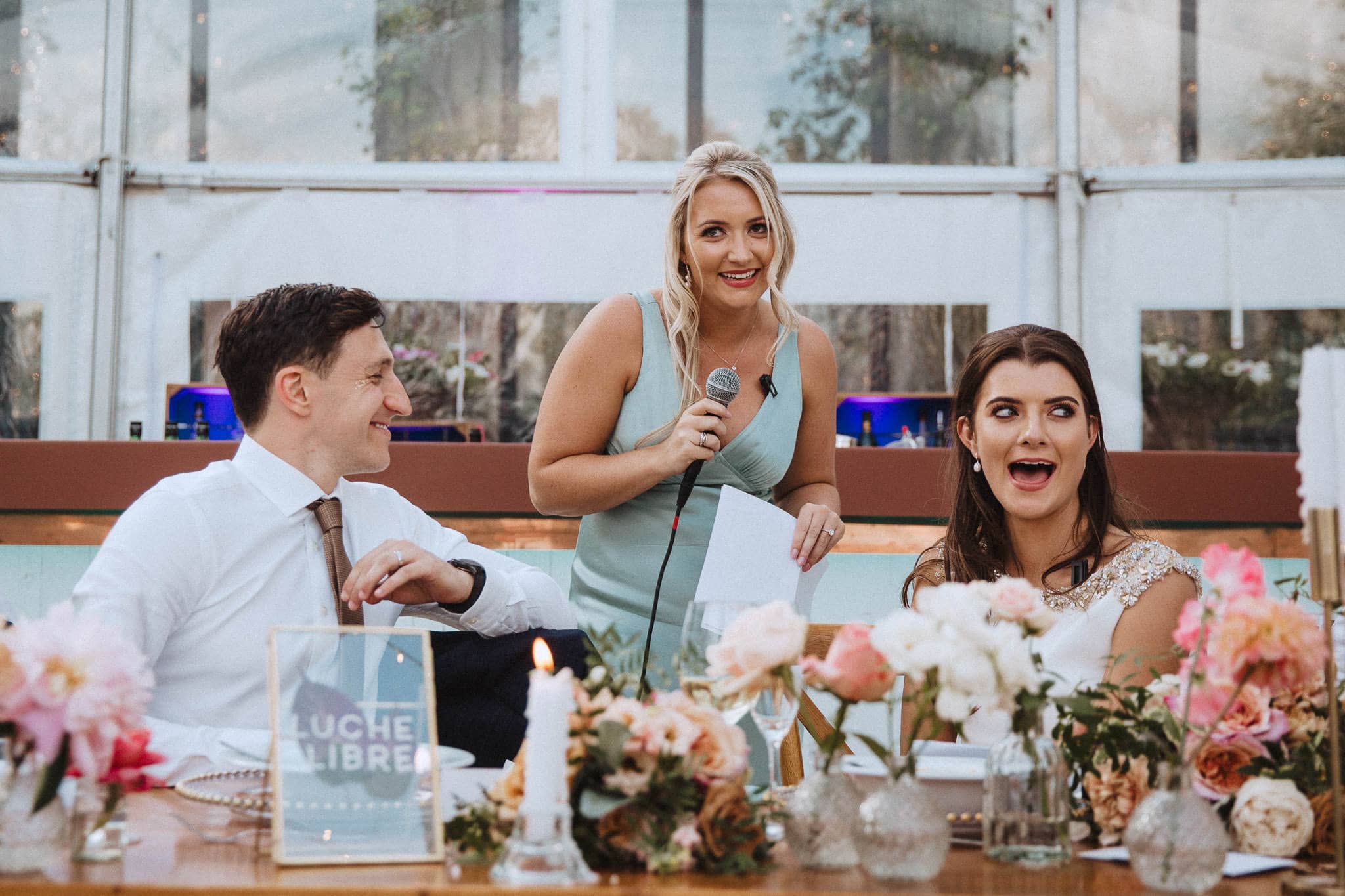 maid of honour making speech