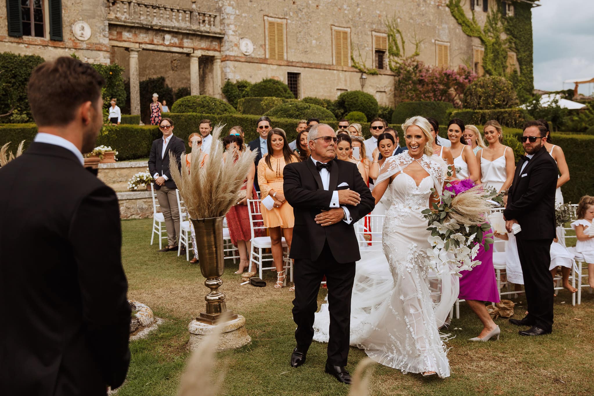 Borgo Stomennano Wedding ceremony in front garden